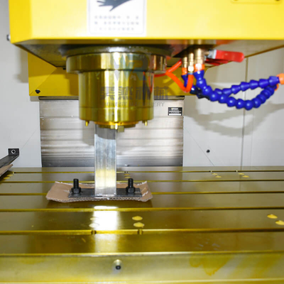 небольшой горизонтальный центр Vmc1370 CNC подвергая механической обработке центра 4axis вертикальный филируя
