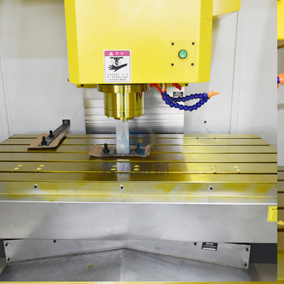 Центр VMC1370 оси машины 4 регулятора Vmc Fanuc сверля новый вертикальный подвергая механической обработке