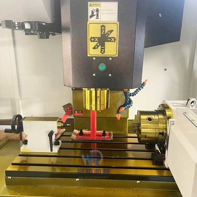 4-осевая вертикальная CNC фрезерная машина VMC650